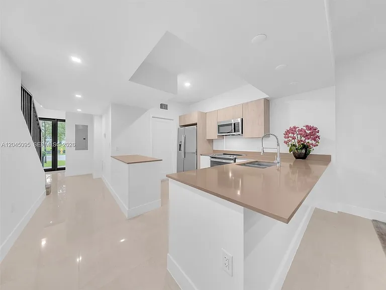 5505 W Oak Way — Photo 5
