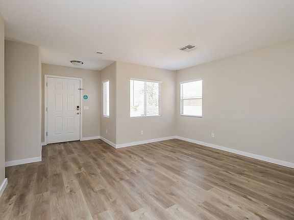4th image of 28165 N Silver Ln