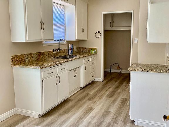 4th image of 22925 Anza Ave