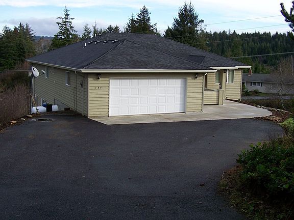 Oversized 2 car garage w/ 26-1/4 x 22-1/2 shop area