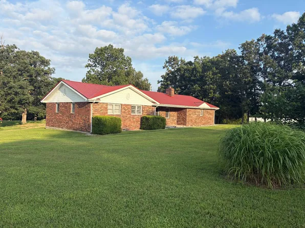 23210 Red Oak Dr, Lebanon, MO 65536