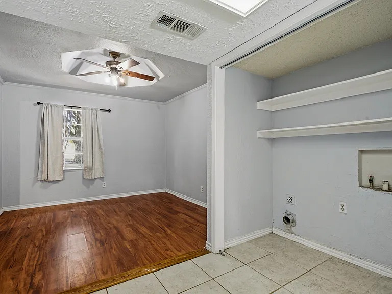 1518 Camelia Dr — Photo 9