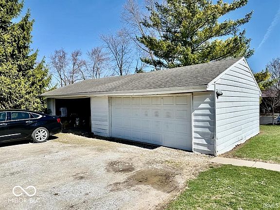 4th image of 2704-2706 W Moore Rd