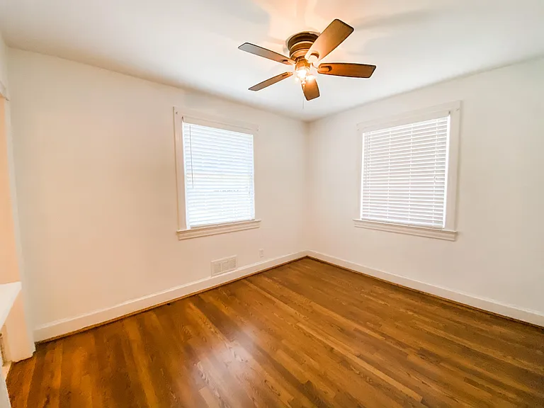 218 Malaga Ave — Photo 11