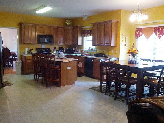 Kitchen & Breakfast Nook