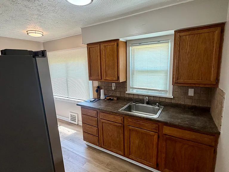 12110 Shady Oak Blvd — Photo 10