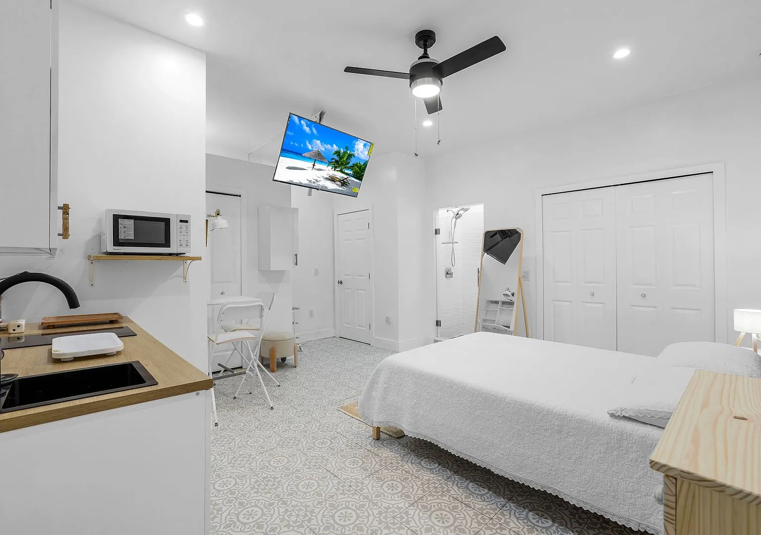 Studio, 500 sqft, $1,850 — Photo 2