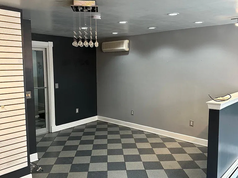 425 Main St #FRONT — Photo 6