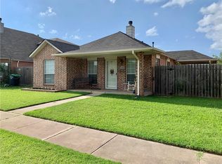1009 SW 23rd St, Moore, OK 73170