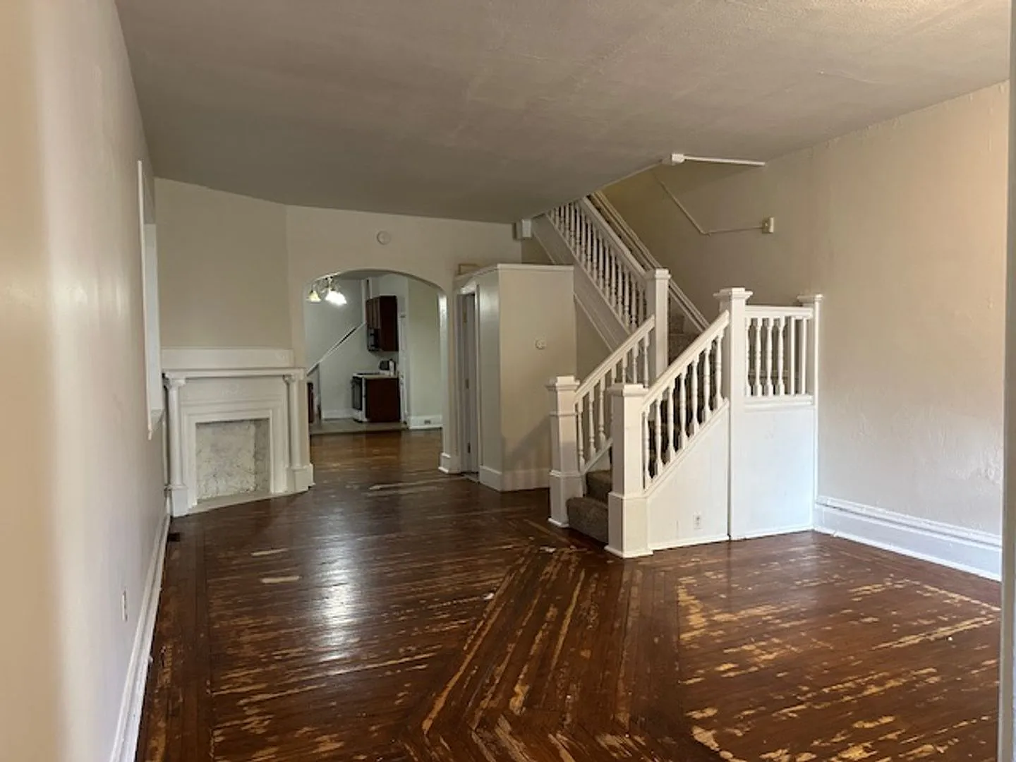 Spacious 4-Bedroom, 1.5-Bathroom Row Home For Rent in Harrisburg, PA, located within the Harrisbu... — Photo 2