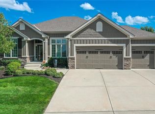 1111 Dunvegan Ln, Raymore, MO 64083