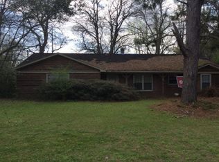 201 Pinehaardt Dr, Selma, AL 36701