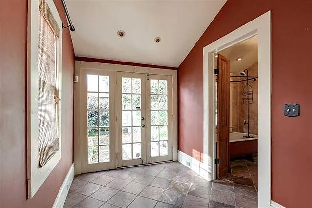 229 Bermuda St — Photo 13