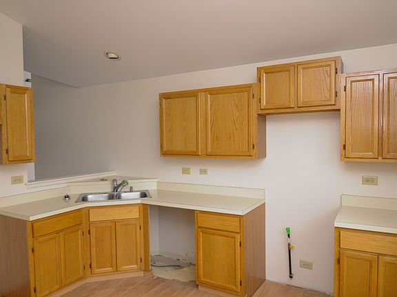 2nd image of 450 Cromwell Cir Unit 3