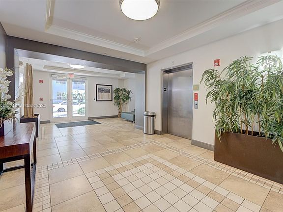 3rd image of 2401 NE 65th St APT 509