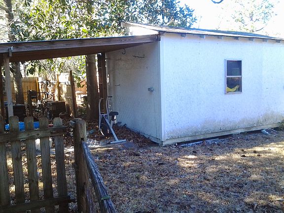 Storage Shed w Lean To!