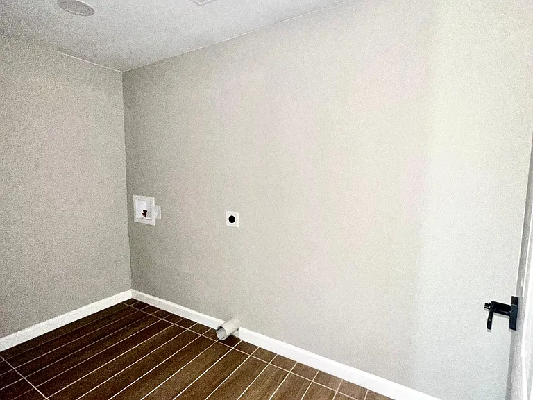 3650 E 23rd St — Photo 14