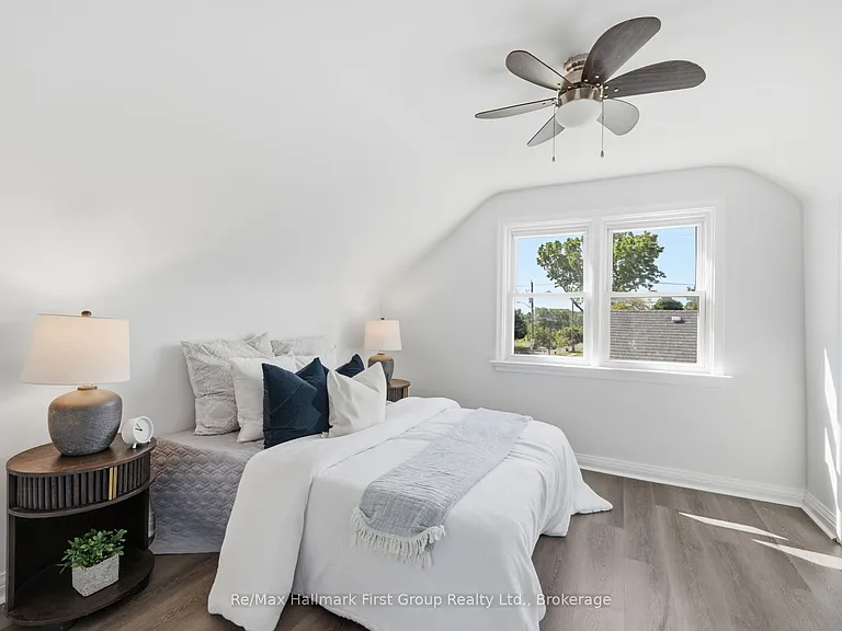 573 Sinclair St — Photo 21