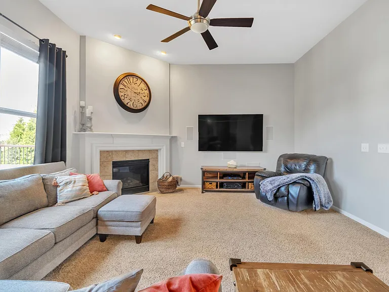 15745 Diamante Dr — Photo 11