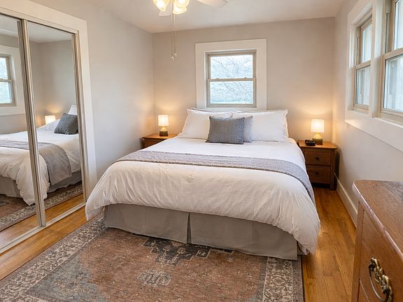 Mirrored sliding closet