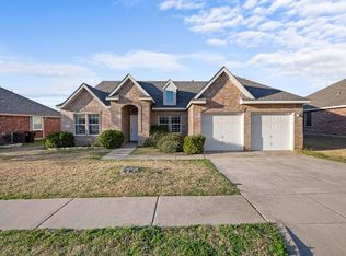 2721 Clubhouse Dr, Denton, TX 76210