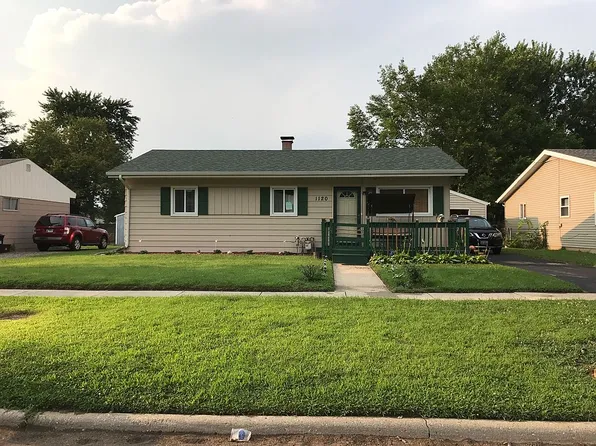 1120 Kingsley Dr, Machesney Park, IL 61115