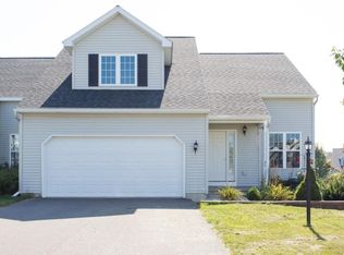 6C Breezy Pointe Dr, Halfmoon, NY 12065