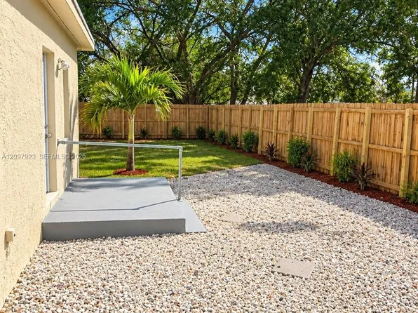632 NW 14th Ter, Fort Lauderdale, FL 33311