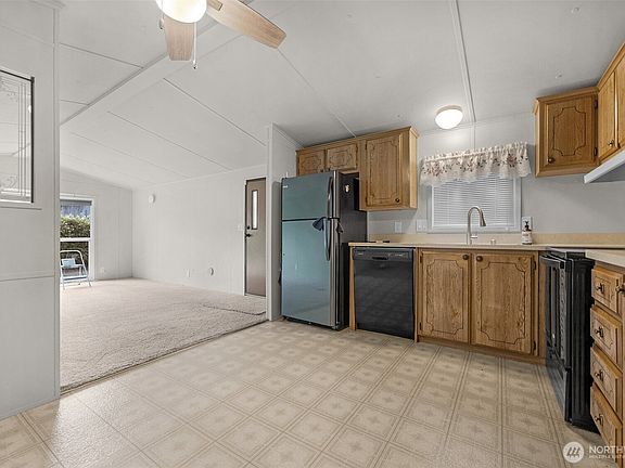 3rd image of 11424 36th Drive #18