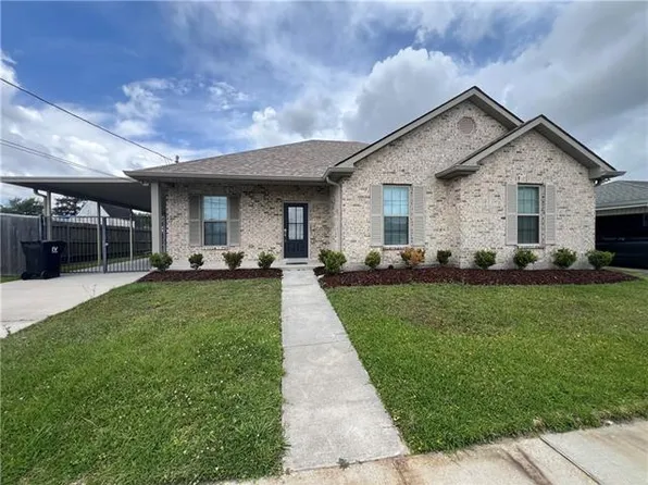 2708 Volpe Dr, Chalmette, LA 70043