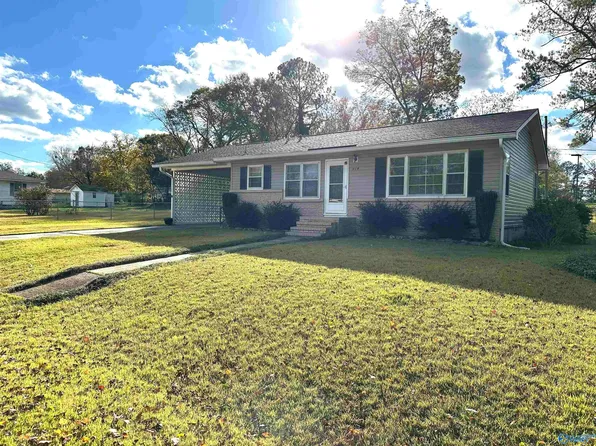 914 Stephens St, Boaz, AL 35957