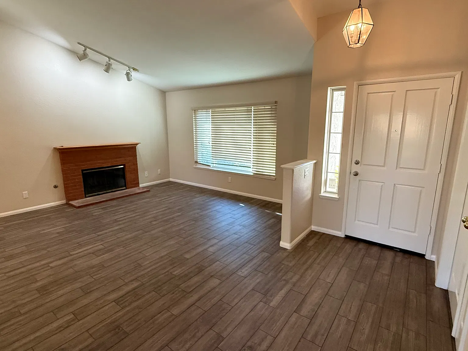 3 bed, 1504 sqft, $3,900 — Photo 3
