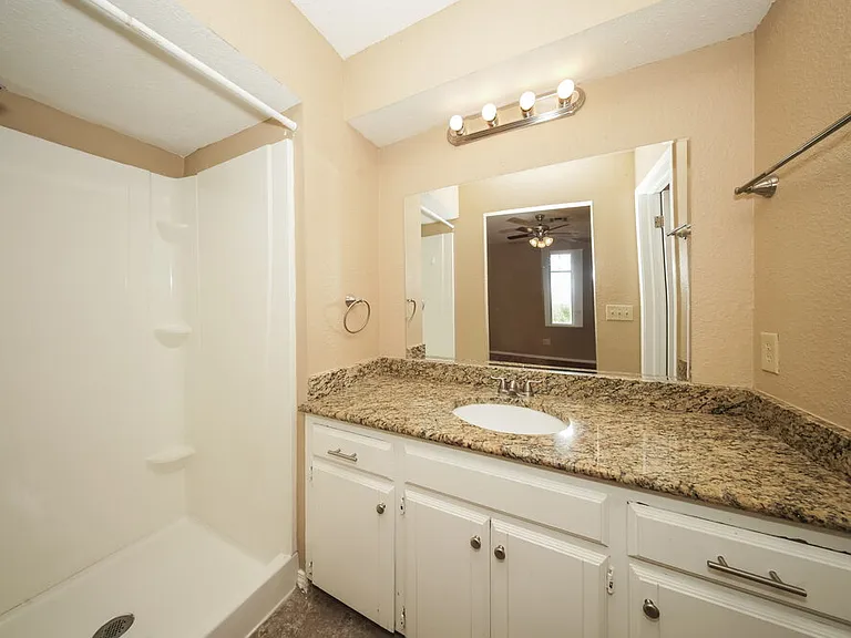 9705 Oaktree Ter — Photo 12