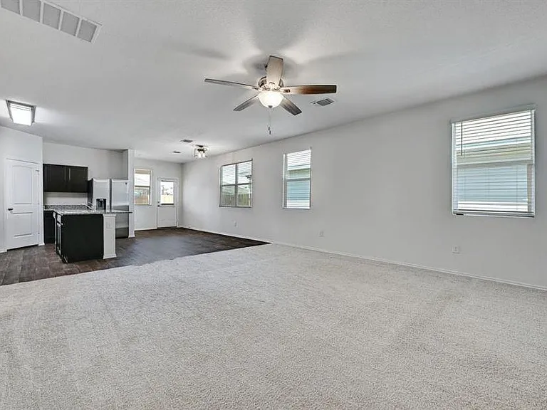 3705 Conyers Ln — Photo 4