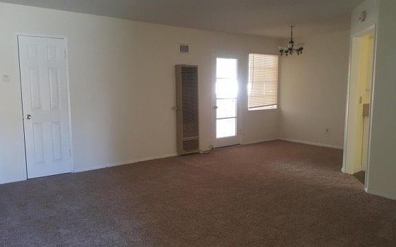 4th image of 38709 Glenbush Ave