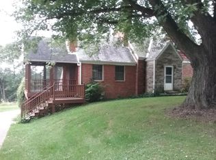 1320 Stoltz Rd, Bethel Park, PA 15102