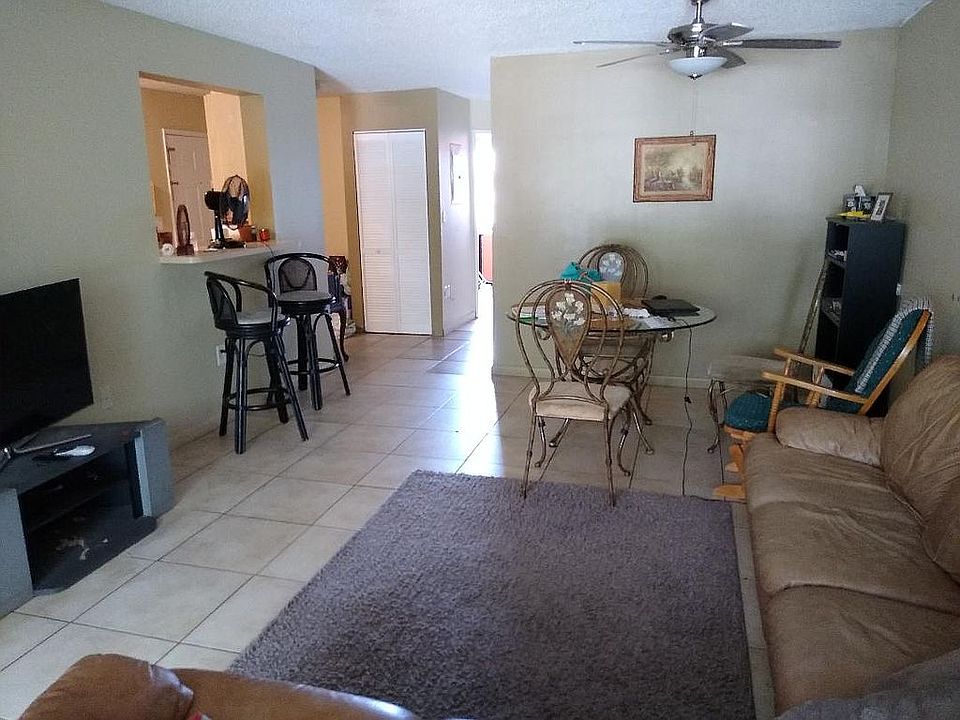 Living/Dining Area
