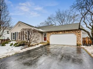 947 Saybrook Ln, Buffalo Grove, IL 60089