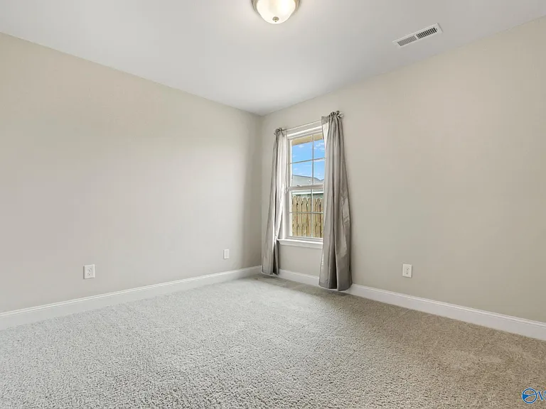 122 Ardsley Dr — Photo 31