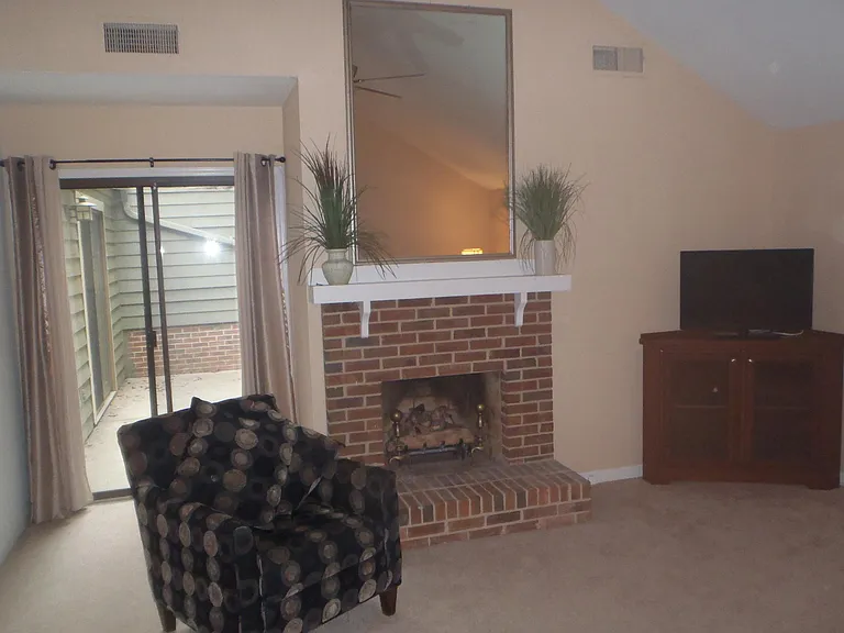 6546 Point Comfort Ln — Photo 4