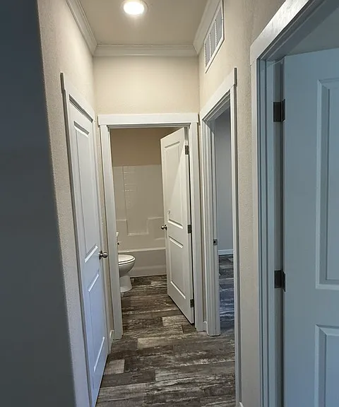 403 NW Commerce St — Photo 5