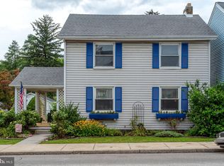 46 S Main St, Mount Wolf, PA 17347