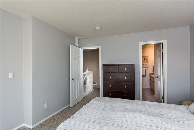 1st image of 2758 E McLoughlin Blvd