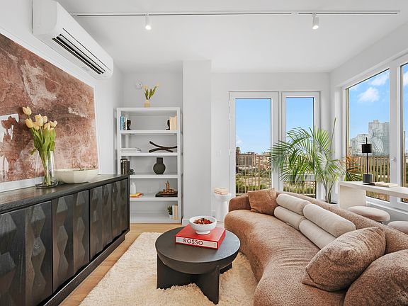 3rd image of 16 West St #1012