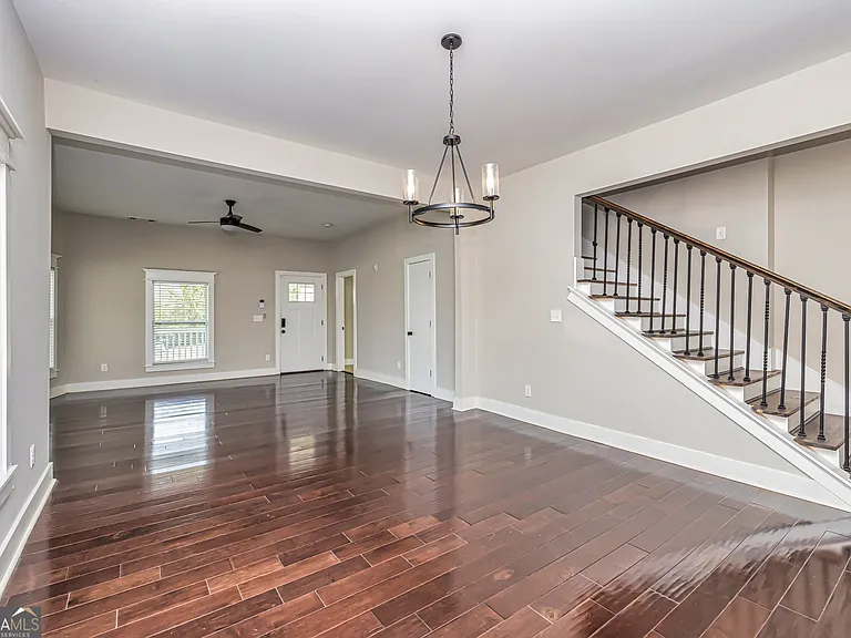 1678 Dorsey Ave — Photo 7
