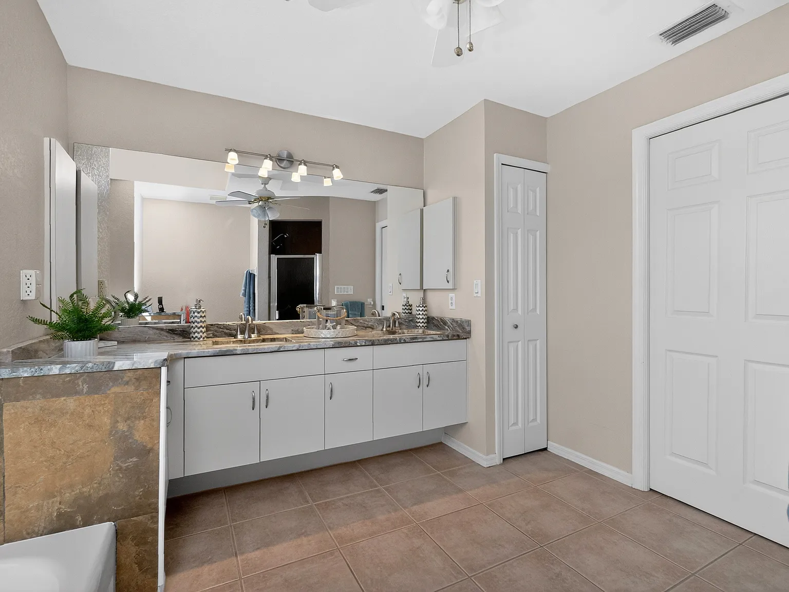 3 bed, 1867 sqft, $5,500 — Photo 3