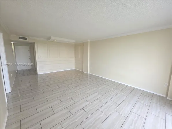 15600 NW 7th Ave APT 511, Miami, FL 33169