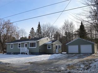 79 Park St, Dexter, ME 04930