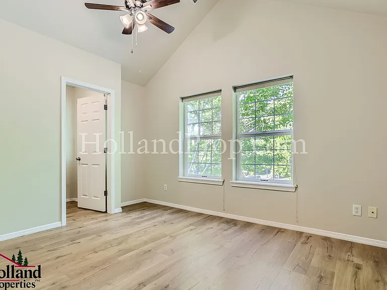 1094 SE Alika Ave — Photo 20