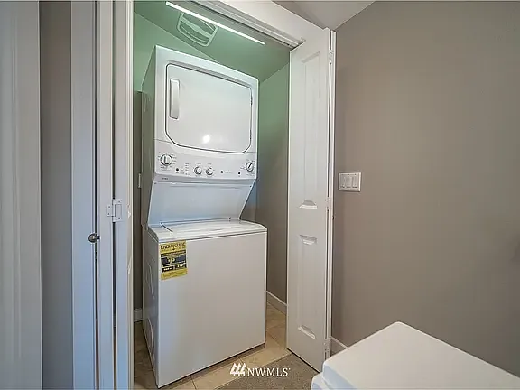 8560 Mary Ave NW #B — Photo 10